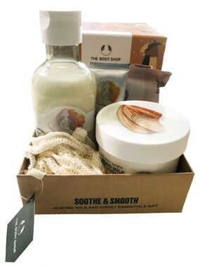 NWOT The Body Shop "Almond Milk & Honey" Gift Box